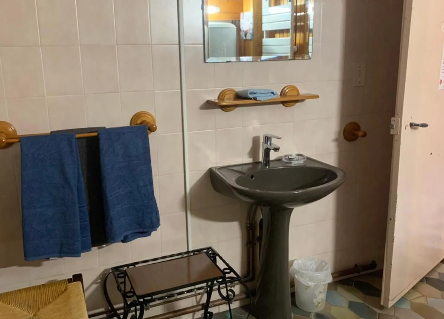 Rdc Appartement Dans Chalet Le Genestou Besse-et-Saint-Anastaise 0*,  France